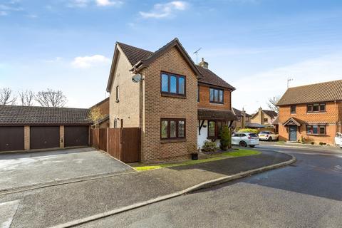 4 bedroom detached house for sale, Hawthorn Close, Burgess Hill