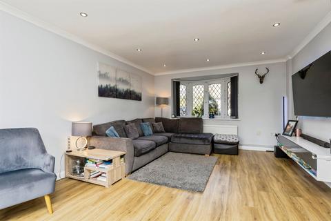4 bedroom detached house for sale, Hawthorn Close, Burgess Hill