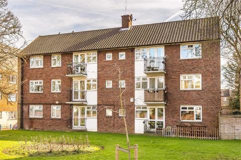 Kingscroft, London SW4