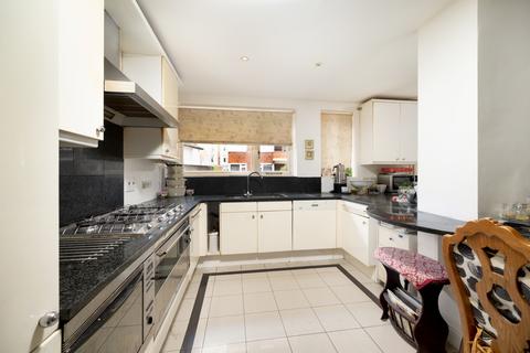 3 bedroom apartment for sale, Bentinck Close, 76-82 Prince Albert Road, London, NW8