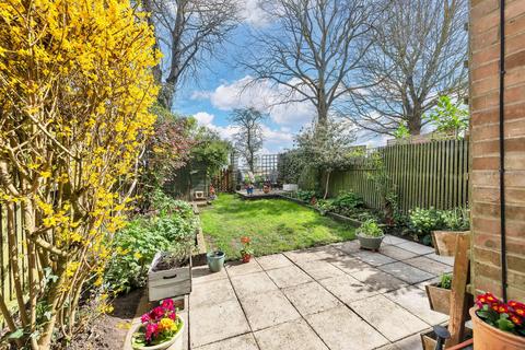 3 bedroom end of terrace house for sale, Grove Gardens, Ely CB7
