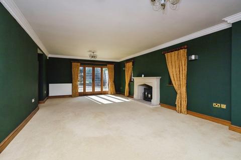 7 bedroom detached house for sale, Isenhurst, Cross in Hand, Heathfield, East Sussex, TN21