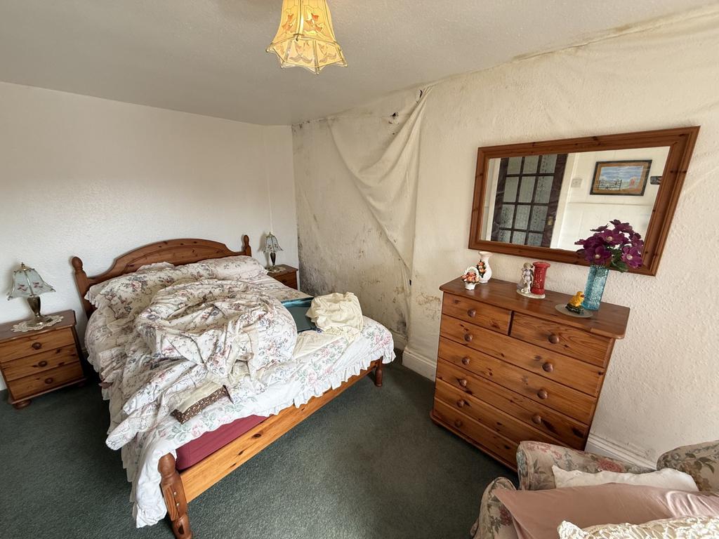 Front Bedroom 4