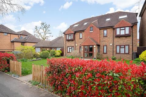 Holmwood Gardens, Wallington SM6