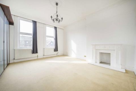 3 bedroom flat for sale, Hamilton Road, London W5