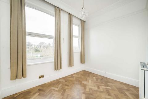 3 bedroom flat for sale, Hamilton Road, London W5