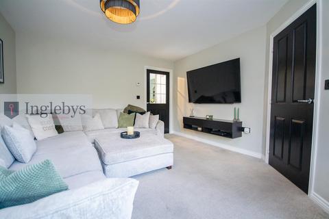3 bedroom semi-detached house for sale, Arnside Close, Redcar