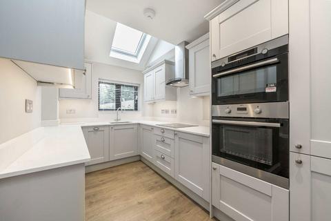 2 bedroom flat to rent, Charlton Avenue, Walton-On-Thames KT12