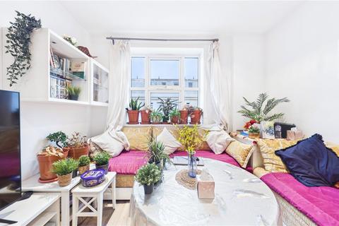 2 bedroom apartment for sale, Bromyard Avenue, London