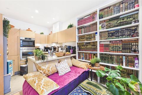 2 bedroom apartment for sale, Bromyard Avenue, London
