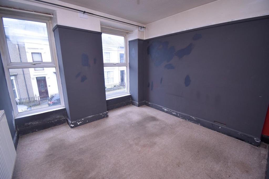 Bedroom 1.JPG