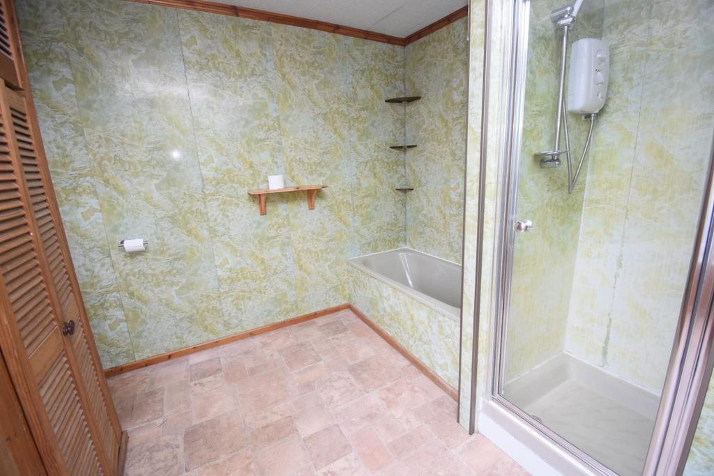 Bathroom.JPG
