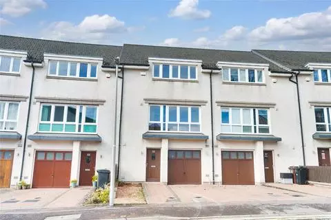 4 bedroom terraced house for sale