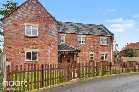 undefined, Saxon Meadows, Bawdeswell