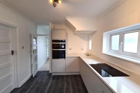 3 bedroom detached house for sale, Farmleigh, Southgate N14