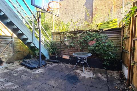 2 bedroom flat for sale, Grange Avenue, North Finchley N12