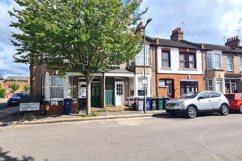 Grange Avenue, North Finchley N12