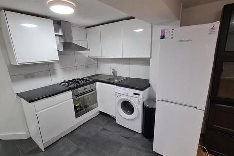 2 bedroom flat for sale, Marlborough Road, Upper Holloway N19