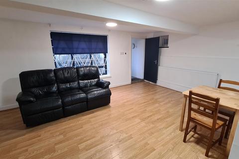 2 bedroom flat for sale, Marlborough Road, Upper Holloway N19