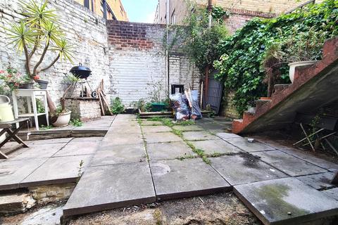 2 bedroom flat for sale, Marlborough Road, Upper Holloway N19