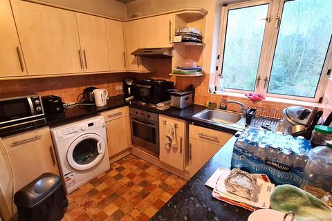 2 bedroom maisonette for sale, Holtwhites Hill, Enfield EN2