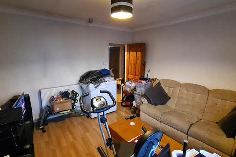 2 bedroom maisonette for sale, Holtwhites Hill, Enfield EN2