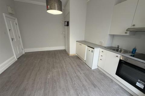 Studio to rent, Belmont Road, South Tottenham N15