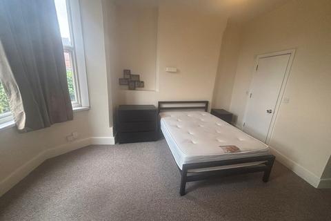 1 bedroom in a flat share to rent, Loughborough Road, West Bridgford, NOTTINGHAM