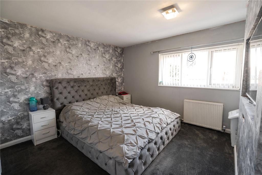 Bedroom 1 (2)