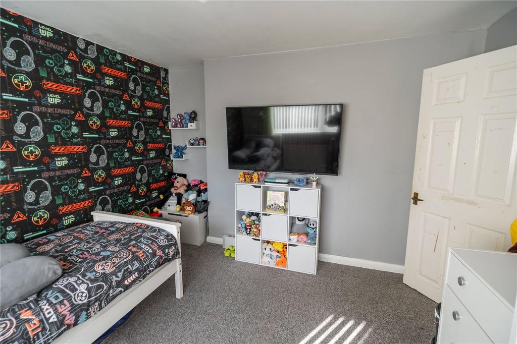 Bedroom 2 (2)