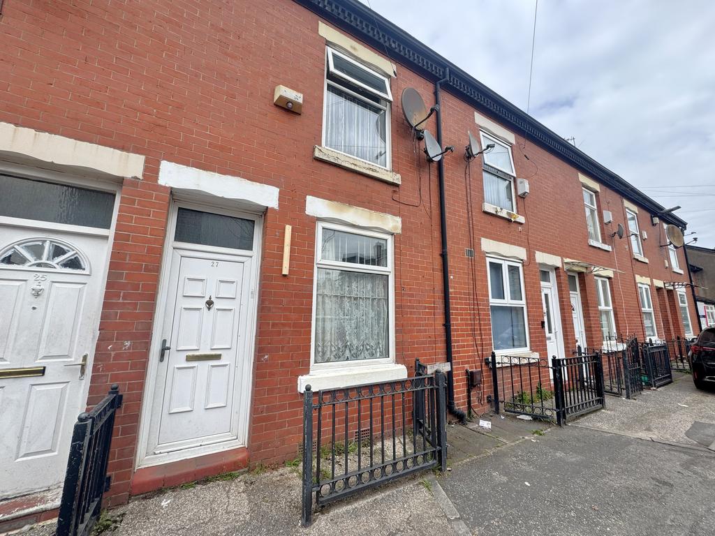 3 bedroom terraced house for sale in Longsight