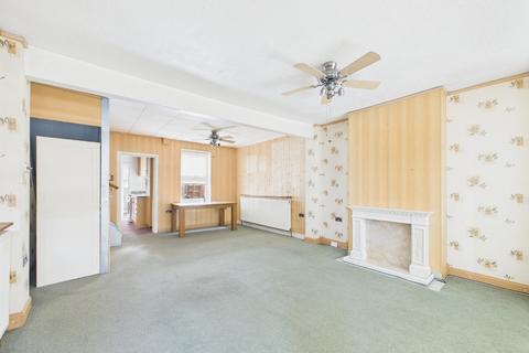 2 bedroom terraced house for sale, Barth Road, London SE18