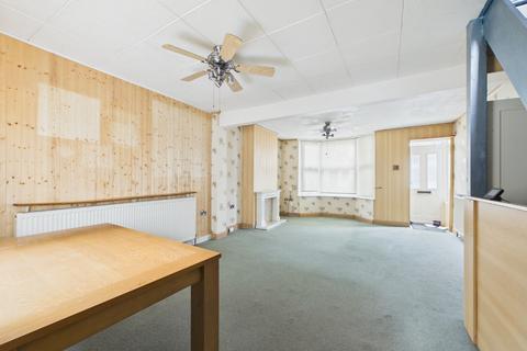 2 bedroom terraced house for sale, Barth Road, London SE18