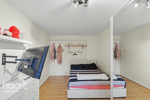 Shrublands Avenue, Croydon