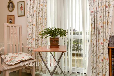 1 bedroom ground floor flat for sale, Linkfield Lane, Redhill, Surrey
