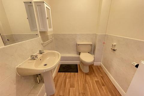 2 bedroom retirement property for sale, Crane Bridge Road, Salisbury SP2