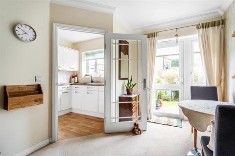 2 bedroom retirement property for sale, EMMELINE LODGE, LEATHERHEAD