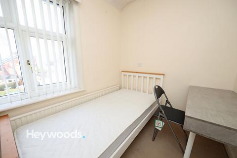 3 bedroom terraced house to rent, Wesley Place, Newcastle, ST5