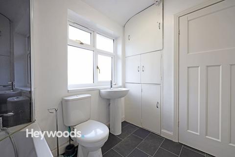 3 bedroom terraced house to rent, Wesley Place, Newcastle, ST5