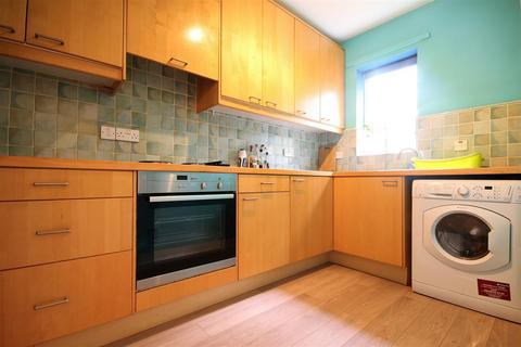 2 bedroom apartment to rent, Sloane Court, Jesmond