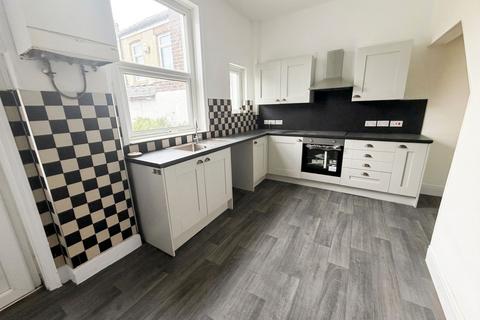 2 bedroom terraced house to rent, Parr Lane, Bury, BL9