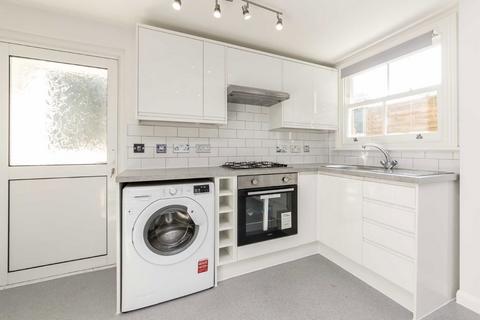 1 bedroom flat to rent, Radbourne Road, London SW12