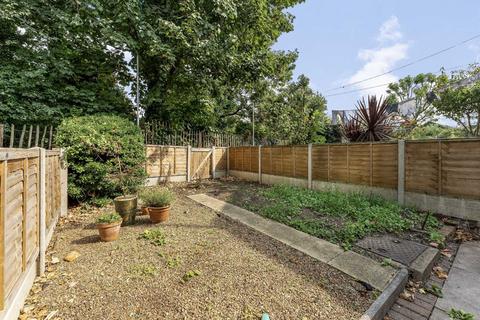 1 bedroom flat to rent, Radbourne Road, London SW12