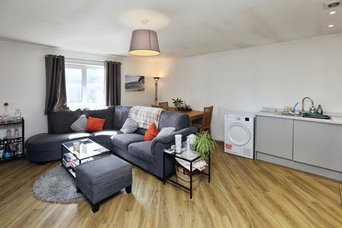 2 bedroom flat for sale, Wickham Road, Fareham
