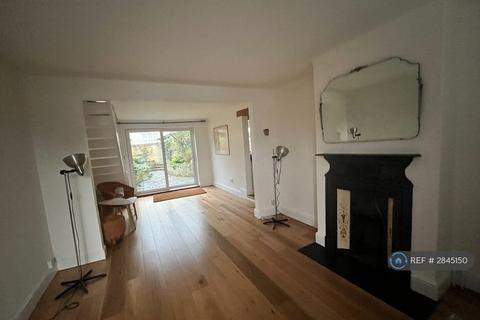 3 bedroom end of terrace house to rent, New Road, Ware, SG12