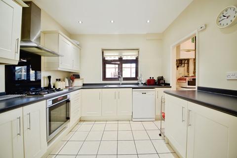 4 bedroom semi-detached house for sale, Wood Lane, Dagenham
