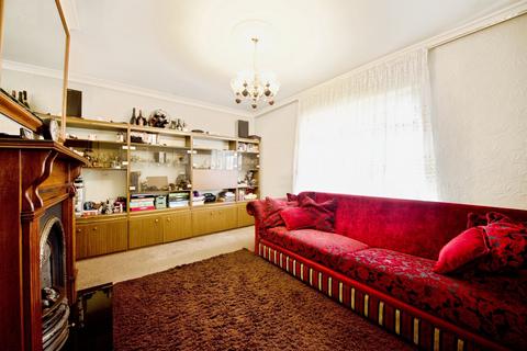 4 bedroom semi-detached house for sale, Wood Lane, Dagenham