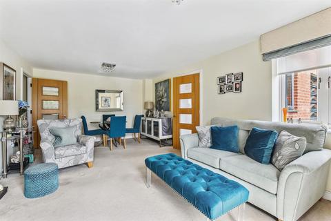 2 bedroom apartment for sale, Moorfield Road, Denham, Uxbridge