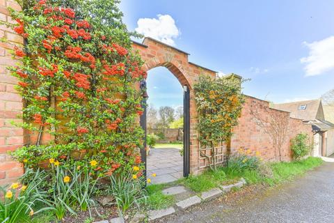 4 bedroom detached house for sale, Old Malden Lane, Worcester Park, KT4