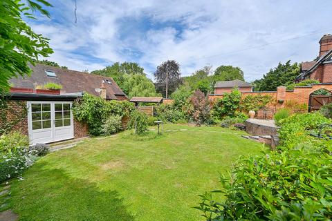 4 bedroom detached house for sale, Old Malden Lane, Worcester Park, KT4